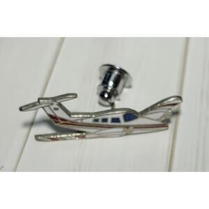 Beechcraft Duchess Model 76 BE-7 Twin-Engine Turboprop Airplane Enamel Pin
